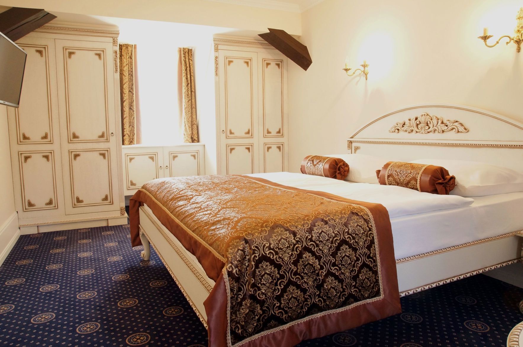 Premium bedding, free WiFi, bed sheets