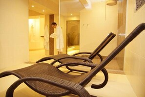 Couples treatment room(s), sauna, steam room, Turkish bath/hammam - Schloss Hotel Wolfsbrunnen (Meinhard)