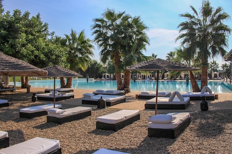 Sundeck. Masseria & Spa Luciagiovanni