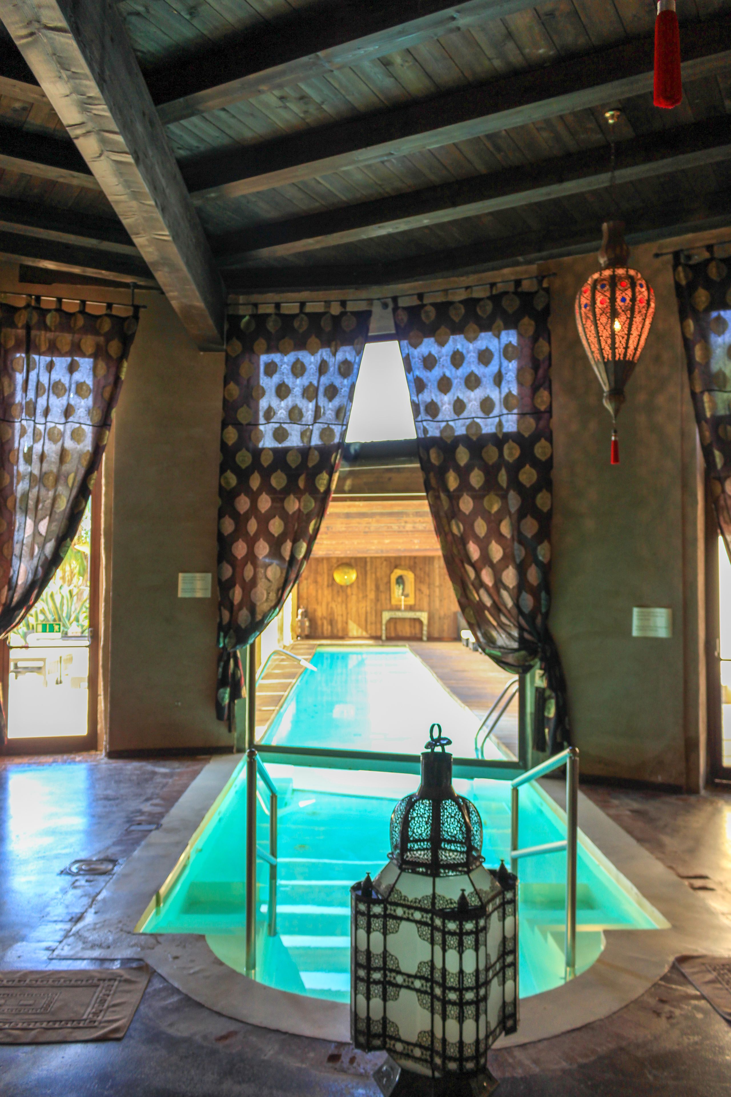 sauna, hot tub, steam room, turkish bath/hammam, body treatments