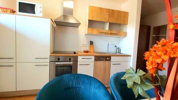 Familienapartment, Bergblick | Eigene KĂŒche | Mikrowelle, Herdplatte, Toaster, Kochgeschirr/Geschirr/Besteck