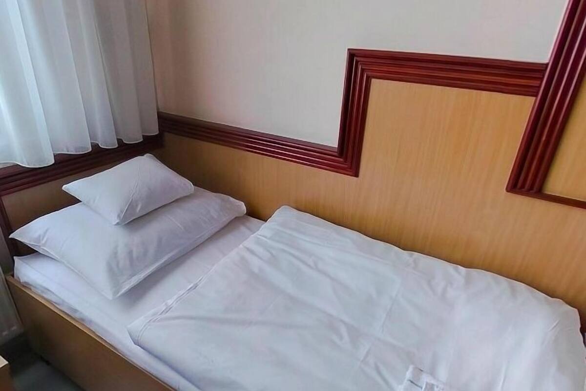 Select Comfort beds, free WiFi