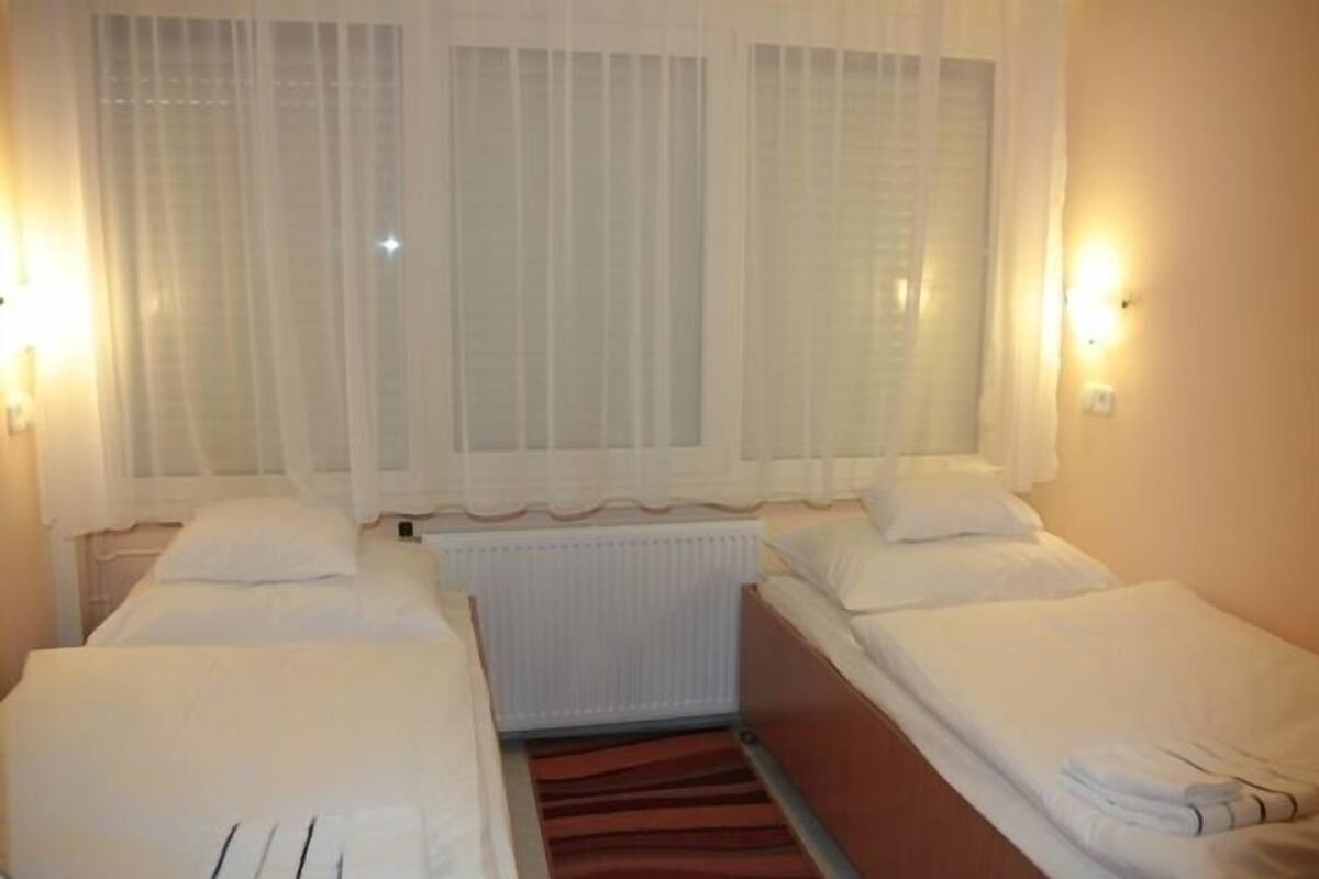 Select Comfort beds, free WiFi