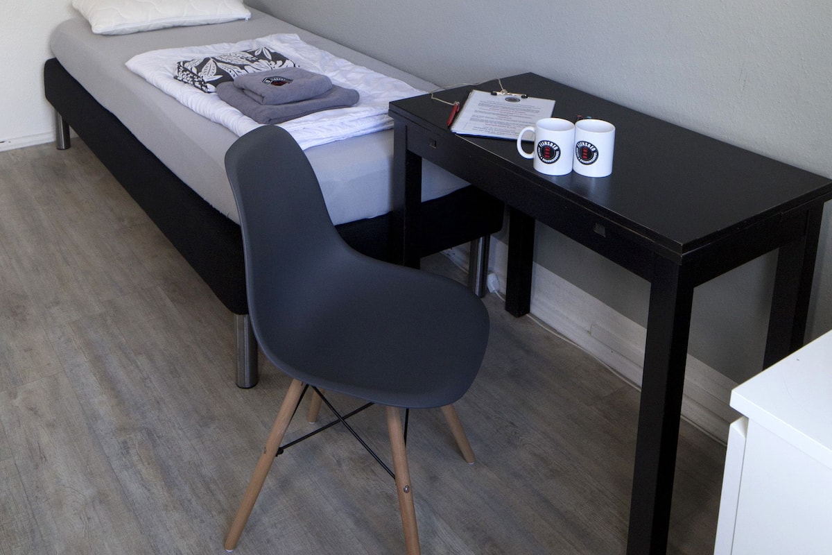 Single Room | Free WiFi