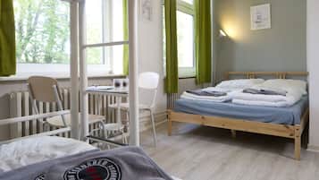 Habitación triple, baño compartido | Wifi gratis