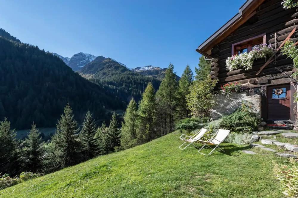 CHALET DEI FIORI - ROOM & APARTMENT
