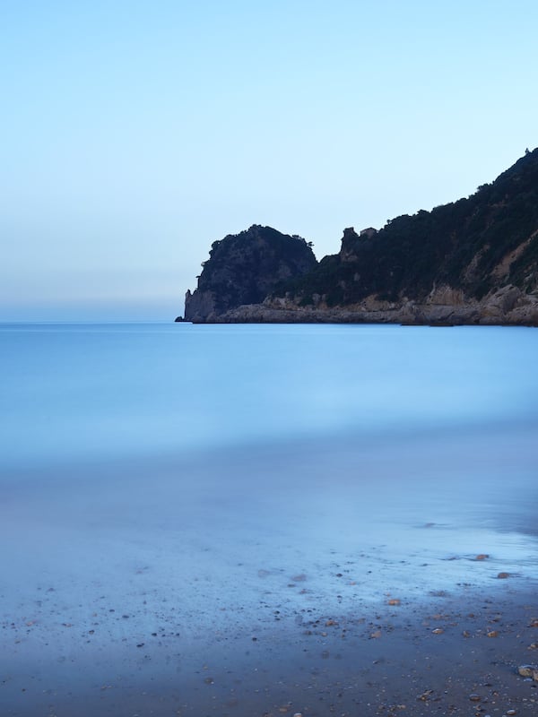 海灘、躺椅、太陽傘、沙灘巾