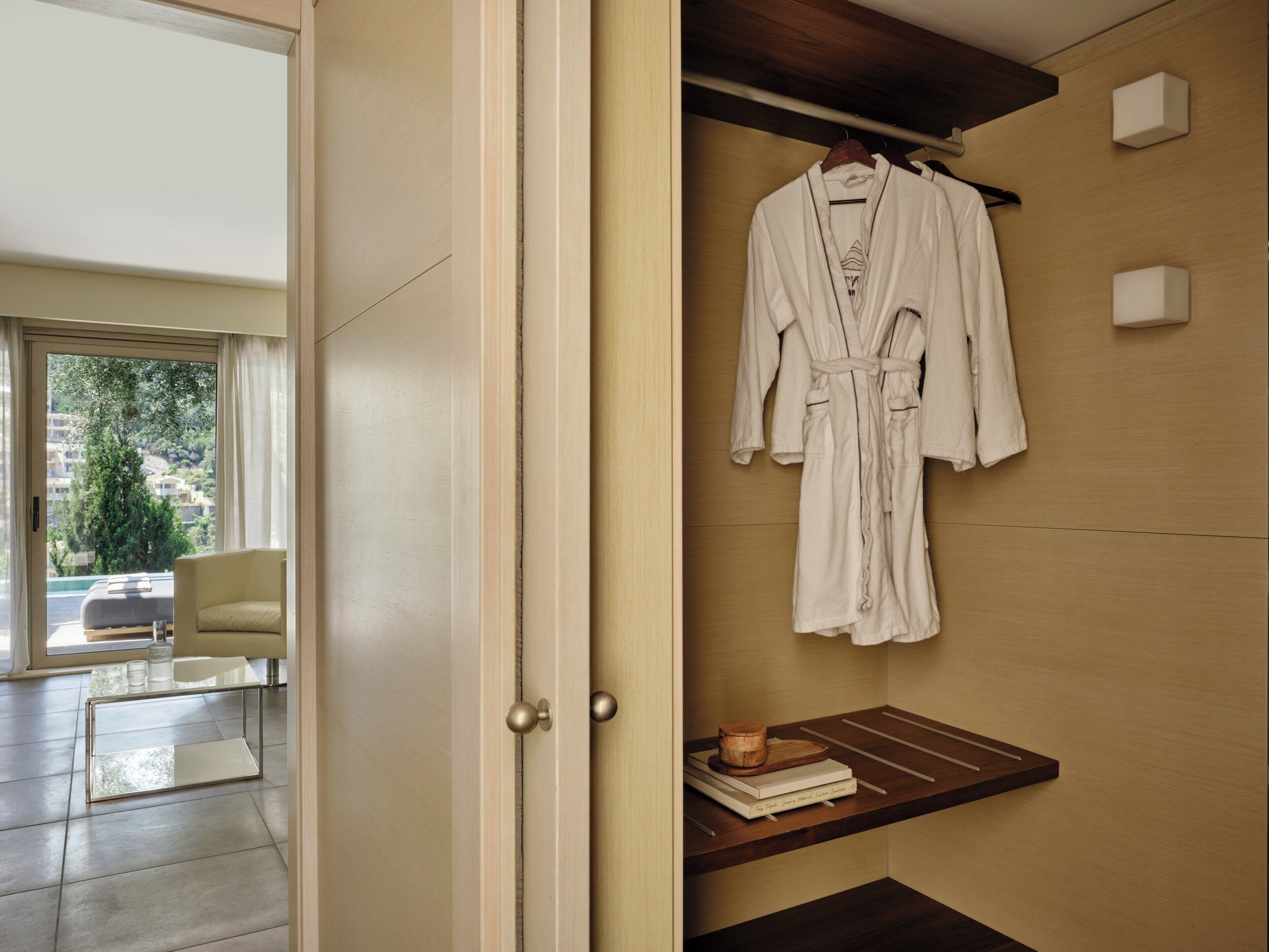 Deluxe Double Suite Sea View with Private Pool | In-room safe, desk, laptop workspace, WiFi (free)