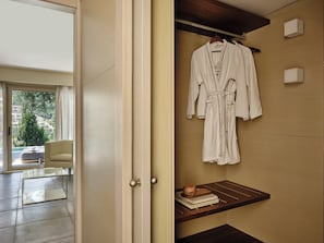 Deluxe Double Suite Sea View with Private Pool | In-room safe, desk, laptop workspace, free WiFi