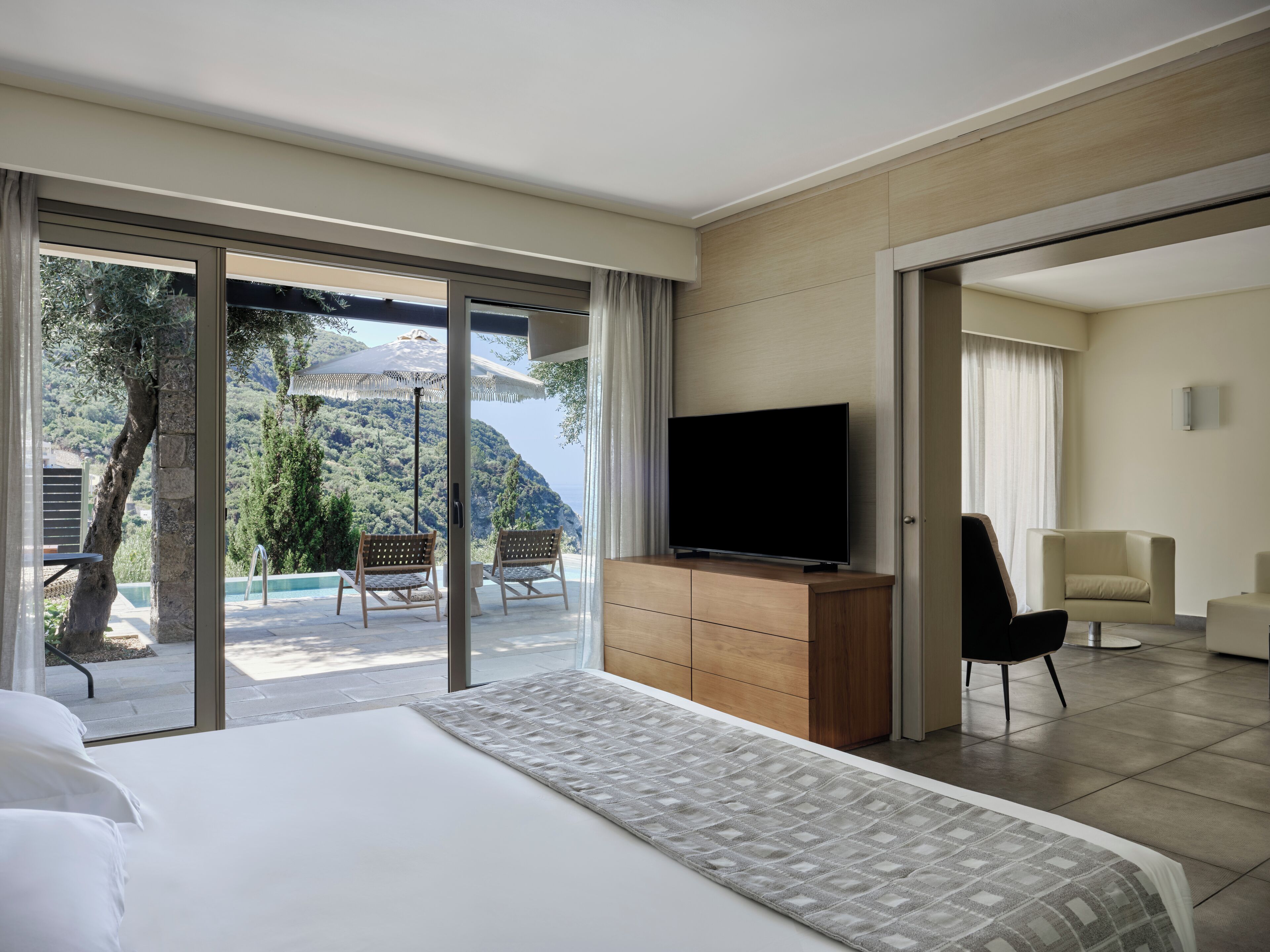 Deluxe Double Suite Sea View with Private Pool | ตู้นิรภัยในห้องพัก, โต๊ะทำงาน, พื้นที่ทำงานแบบใช้แล็ปท็อป, Wi-Fi ฟรี