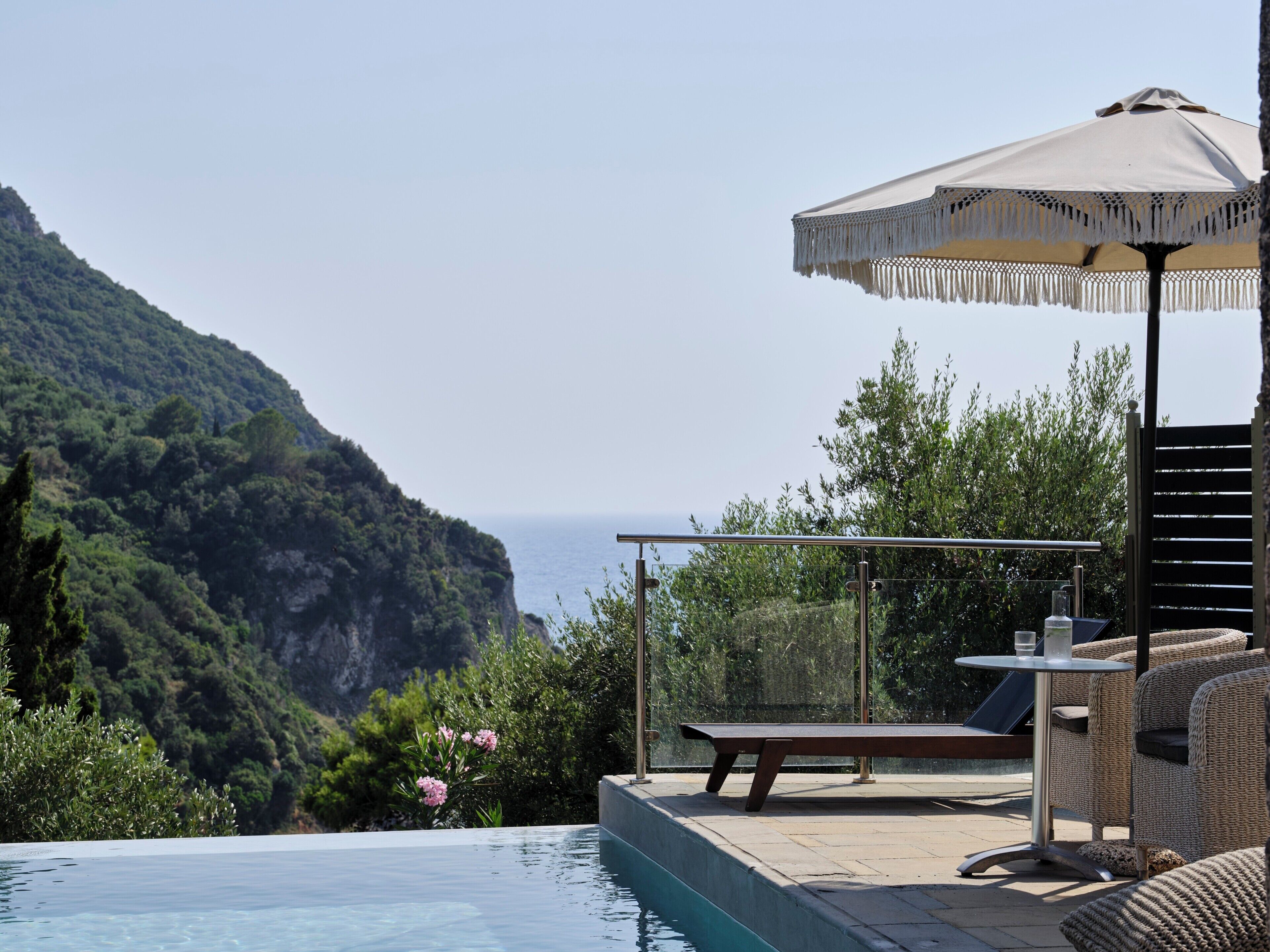 Deluxe Double Room Sea View with Private Pool | Pemandangan dari kamar