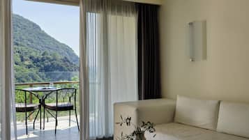 Deluxe Villa Sea View with Private Pool | In-room safe, desk, laptop workspace, free WiFi