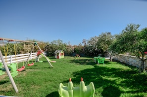 Children’s play area – outdoor - Summer Memories (Naxos)