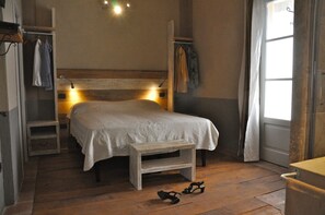 Traditional-Apartment, Mehrere Betten | Kostenloses WLAN, Bettwäsche