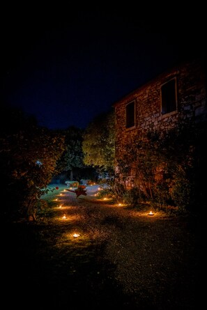 Front of property - evening/night - Il Molinello (Asciano)