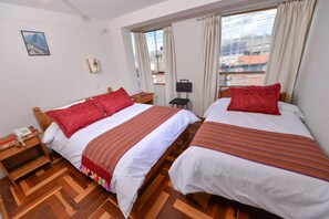 Premium bedding, down comforters, in-room safe, desk - Atlantis Hostal (Cusco)