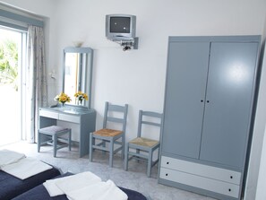 Standard Room | Living area