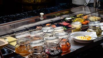 Free daily buffet breakfast