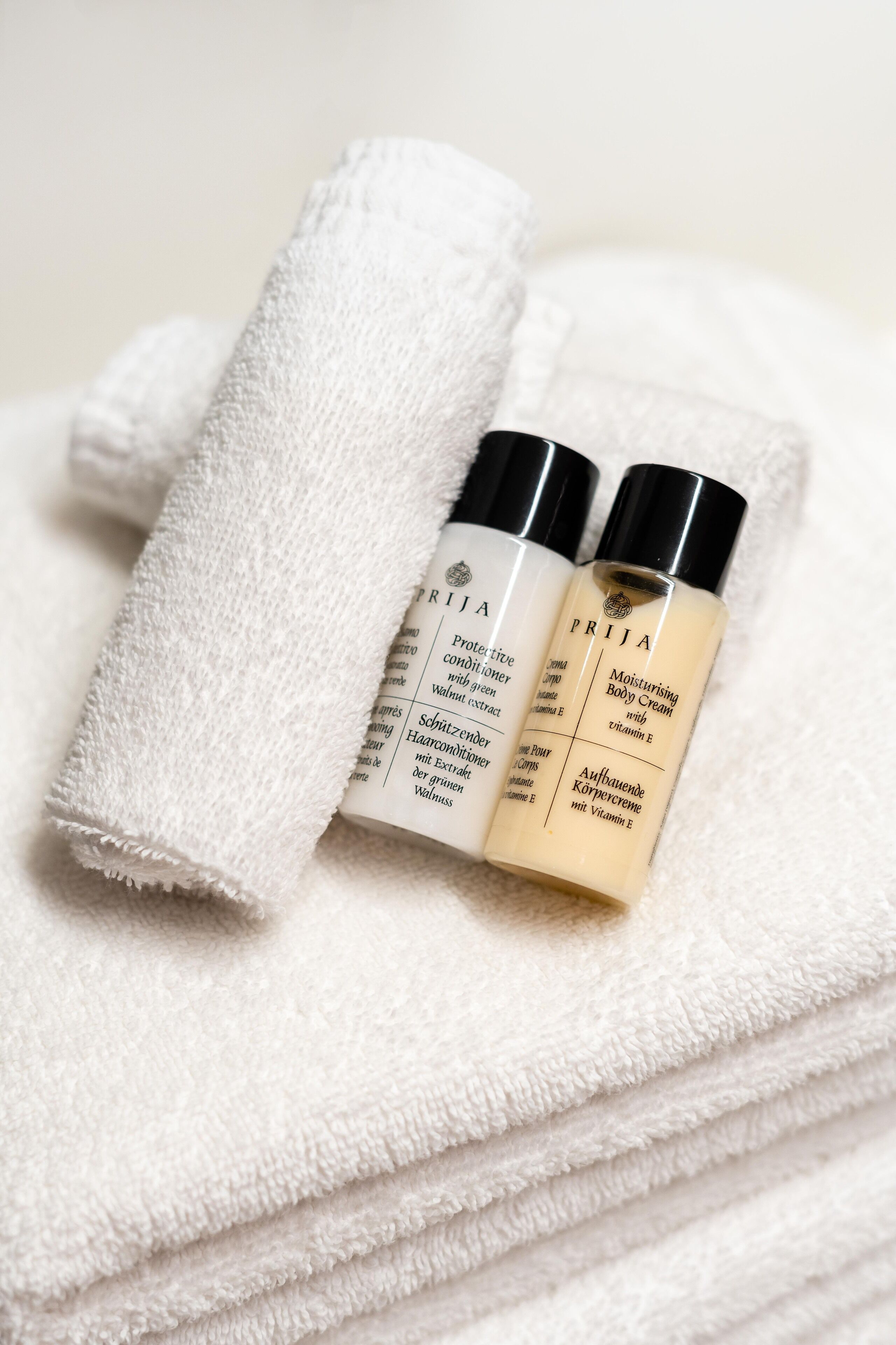 standard room | bathroom | free toiletries, hair dryer, towels, soap