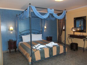 Doppia Superior, vista mare | Biancheria da letto di alta qualità, una cassaforte in camera