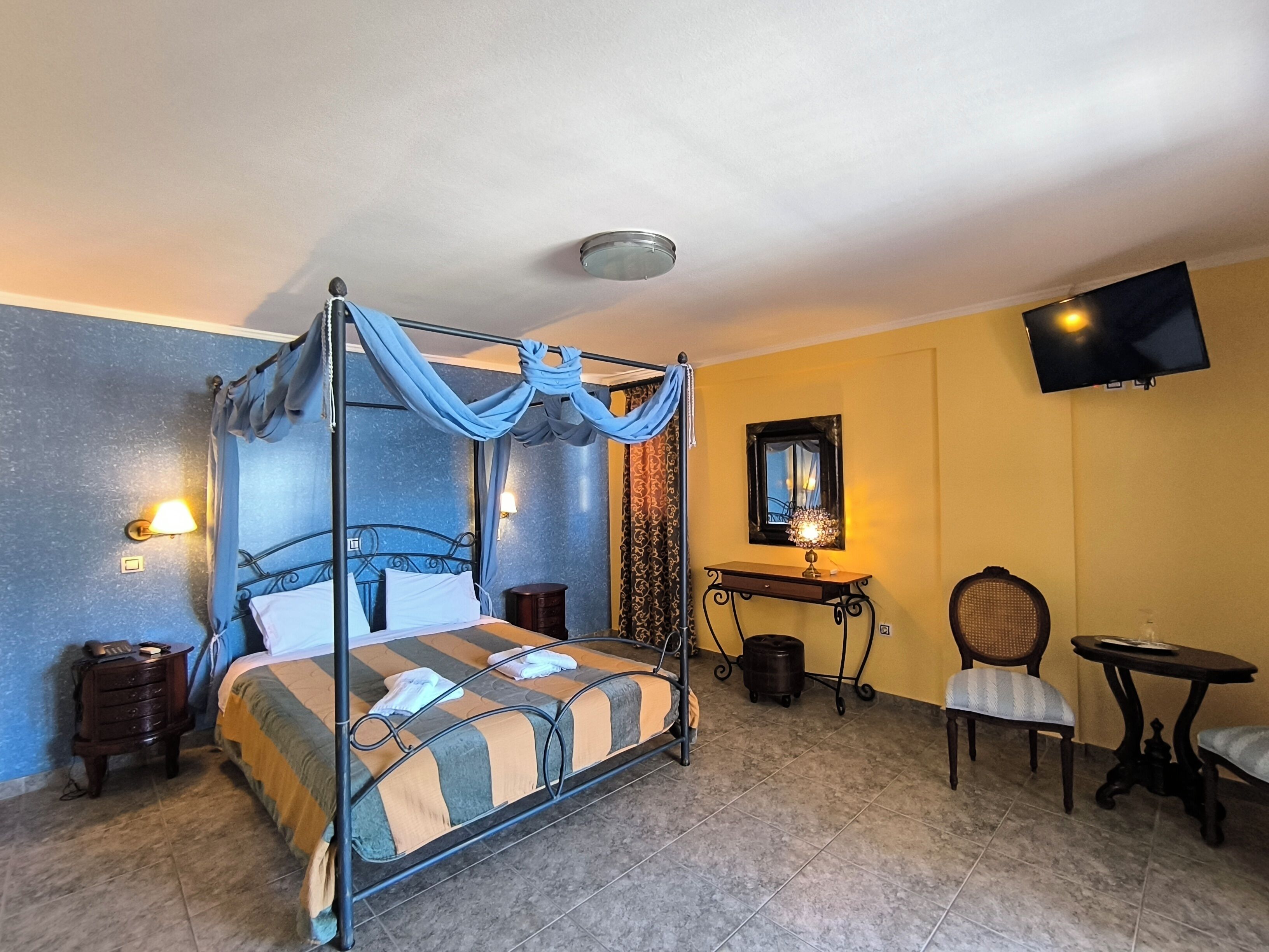 Premium bedding, in-room safe, desk, blackout curtains