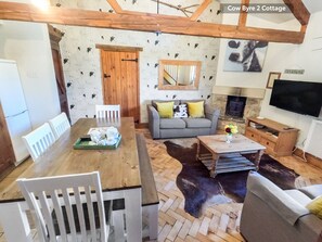 Lounge - Beeches Farmhouse Country Cottages & Rooms (Bradford-on-Avon)