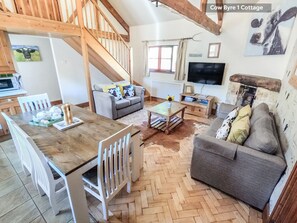Lounge - Beeches Farmhouse Country Cottages & Rooms (Bradford-on-Avon)