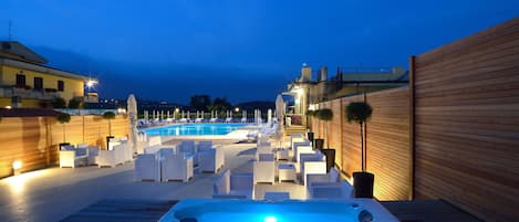 Piscina externa sazonal