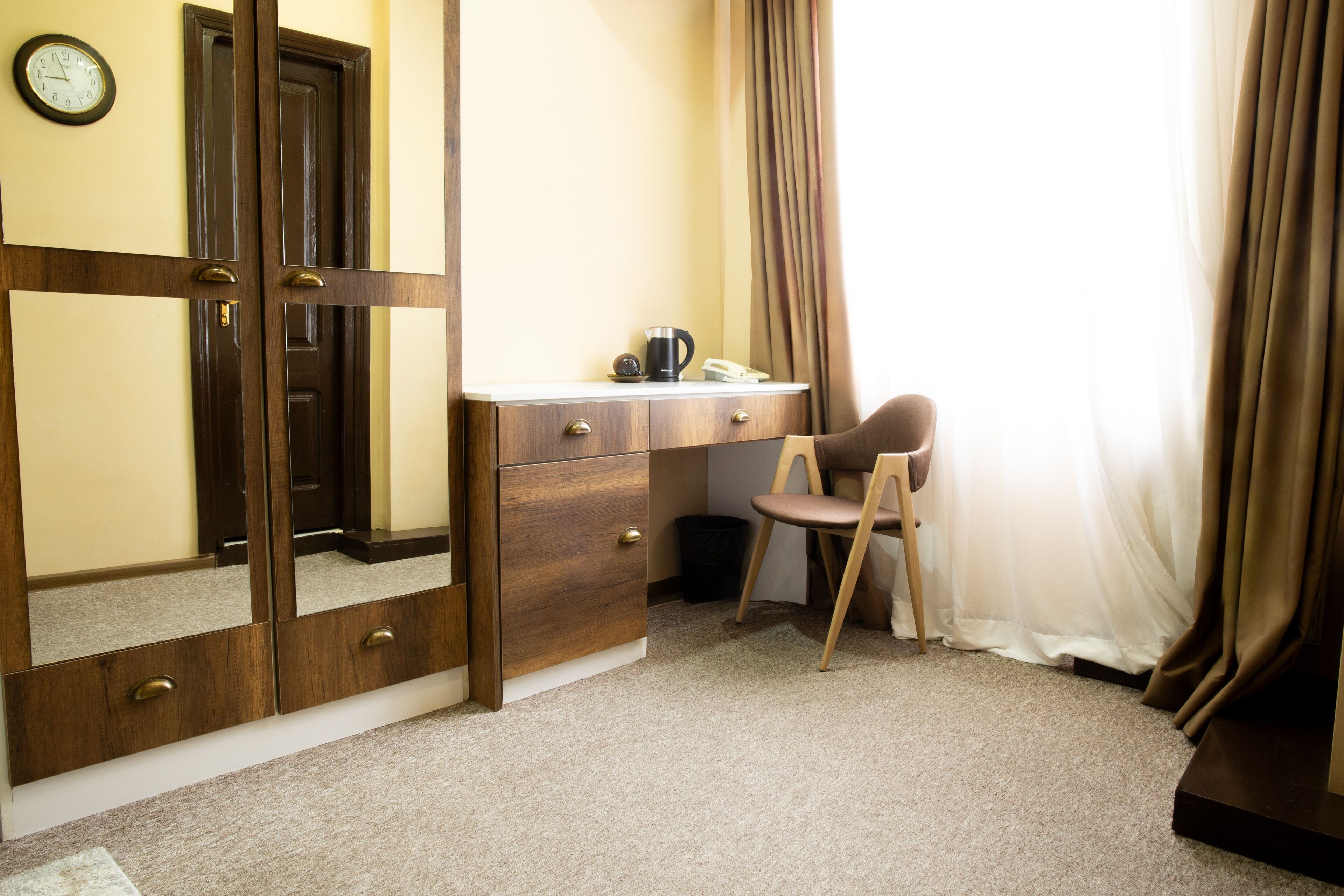 standard twin room | 1 bedroom, premium bedding, select comfort beds, minibar