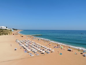 Vlak bij het strand