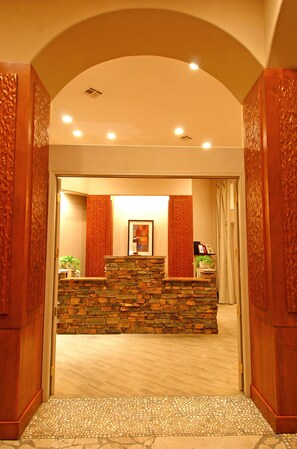 Check-in/check-out kiosk