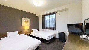 A hotel room with two beds, a desk with a TV, a lamp, and a window with curtains. - Hotel Route-Inn Court Minami Alps (Minami-Alps)