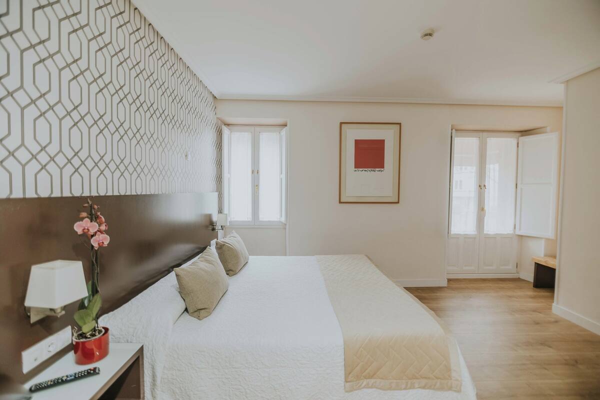 Superior Double Room | Minibar, desk, laptop workspace, WiFi