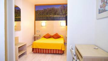 Literie de qualité supérieure, coffres-forts dans les chambres, bureau