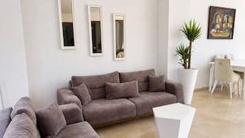82-cm-Fernseher mit Satellitenempfang
