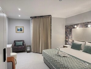 Premium bedding, minibar, in-room safe, soundproofing - Salinas Beach Hotel Bodrum/Boutique Concept  (Bodrum)