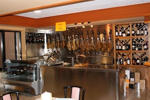 Bar (on property) - Hotel Alameda (Alba de Tormes)