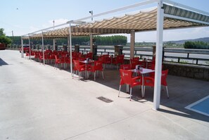 Lunsj og middag serveres