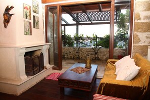 Harmony House | Terrace/patio