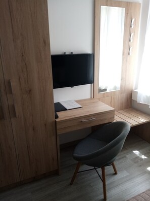 Studio | Desk, iron/ironing board, rollaway beds, free WiFi - Palace Stafileo (Trogir)
