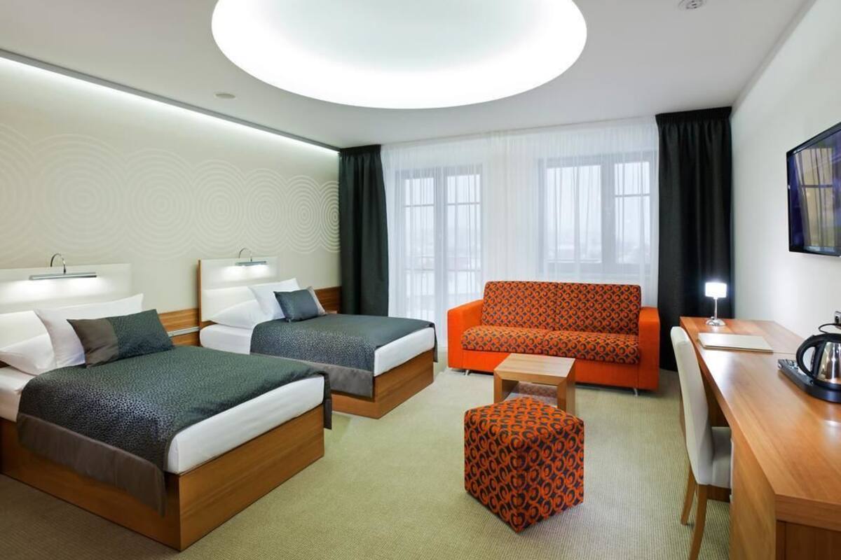 Premium bedding, minibar, in-room safe, desk