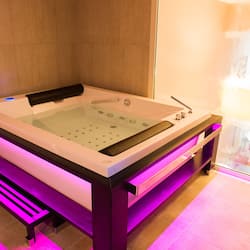 Luxury Duplex, Sauna (Turkish bath) | Jetted bathtub