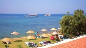 Beach nearby, beach bar - Hotel Polat Riva (Burhaniye)