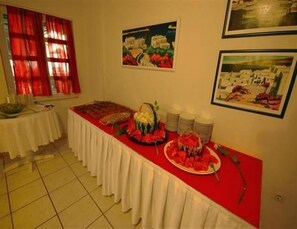 2 restaurants, breakfast served - Hotel Polat Riva (Burhaniye)