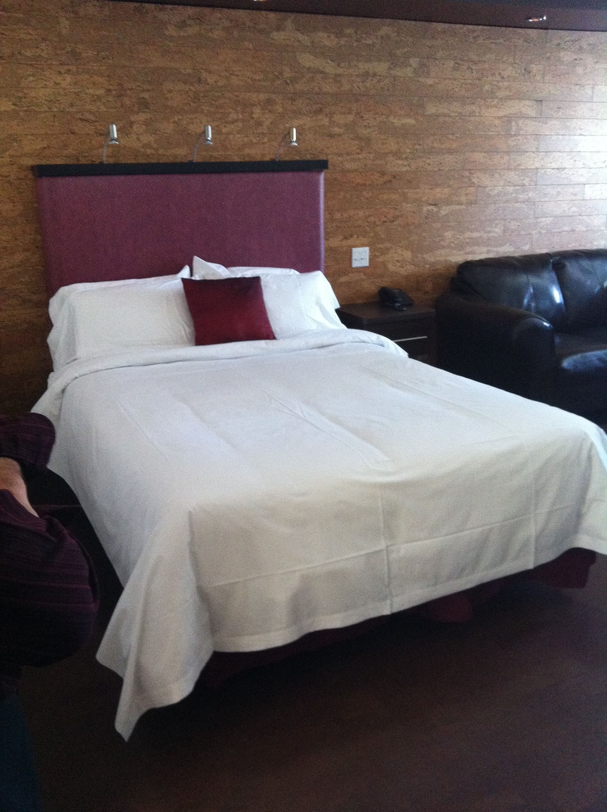 standard room, 1 king bed | hypo-allergenic bedding, down duvets, individually decorated, desk