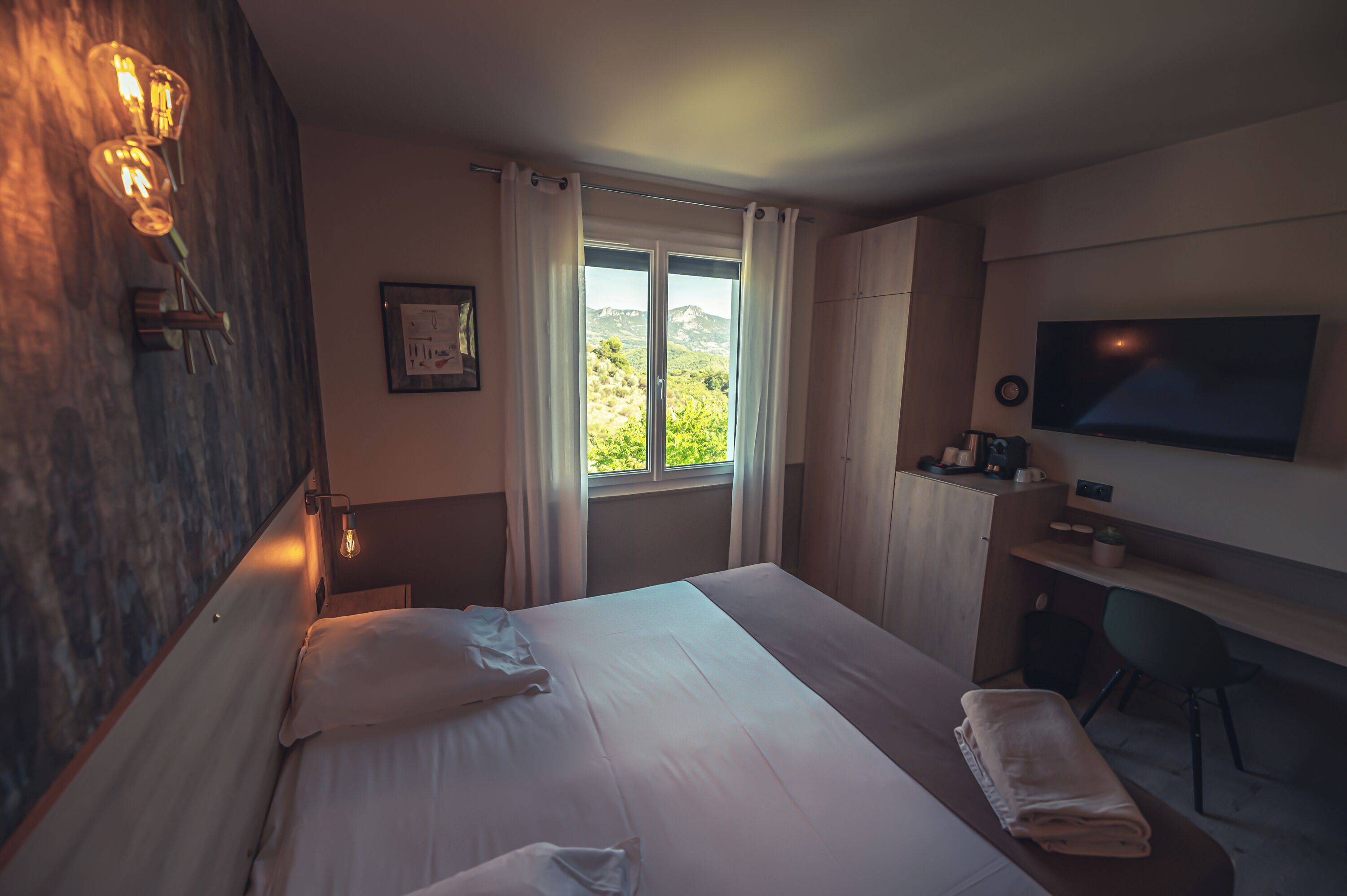 panoramic room, park view | premium bedding, minibar, in-room safe, desk