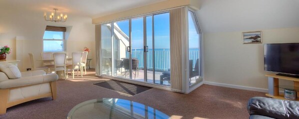 Premium Double or Twin Room | Free WiFi, bed sheets