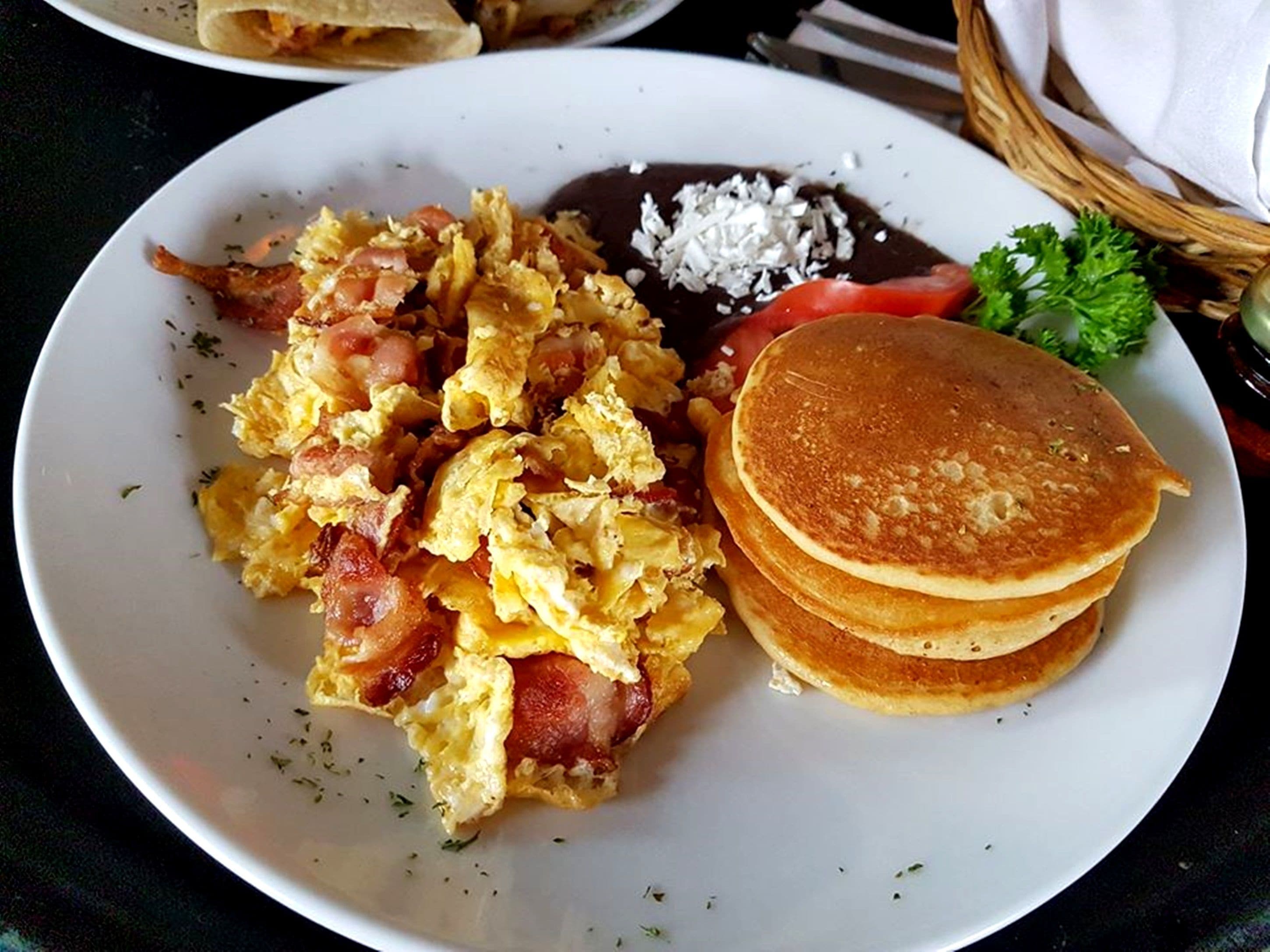 daily cooked-to-order breakfast for a fee