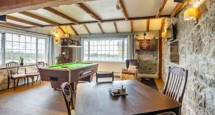Ty Dderw Country Inn