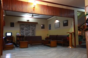Lobby sitting area - Fairmount Hotel (Pokhara)